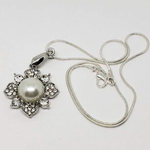 New rhinestone flower pendant necklace , 17 inches